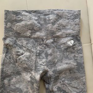 Womens best camo seamless light gray